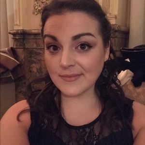 Meet your Posher, Courtney